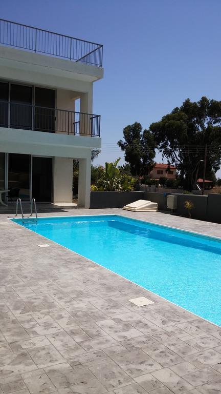 Palms Resort Apartments Alethriko Habitación foto